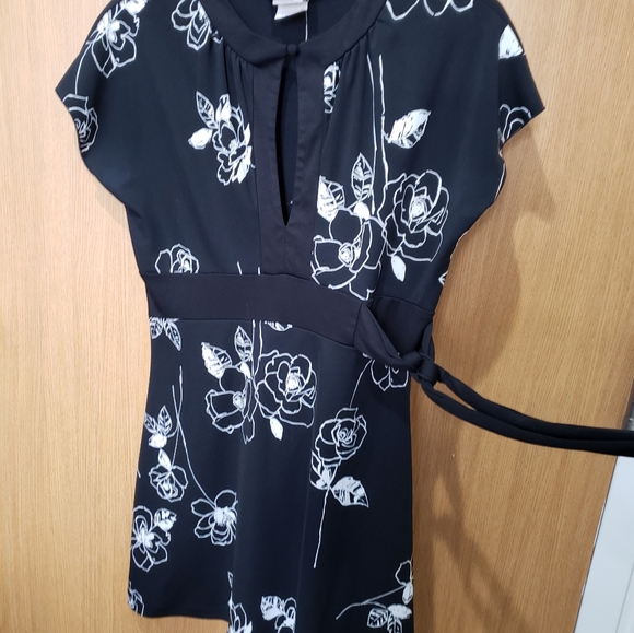 A-List By Wrapper, blk & wht floral fit & flare waist tie tunic blouse top, SZ L - Picture 4 of 16